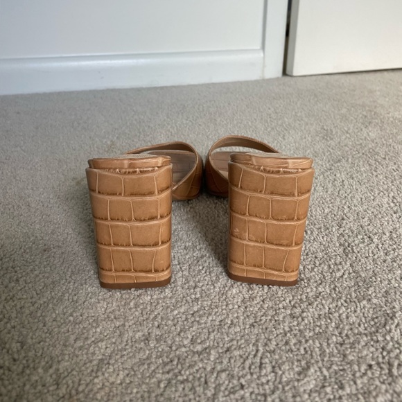 Vince camuto tan croc block heels - Picture 4 of 4